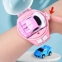 Diversión a Toda Velocidad: ¡Pulsera Reloj con Coche de Carreras!